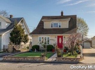 856 Mathilda Pl, Uniondale, NY 11553