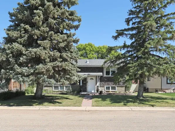 52 S Marshall Dr W, Brooks, AB T1R 0C5