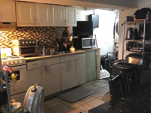 5th image of 4747 Bleigh Ave