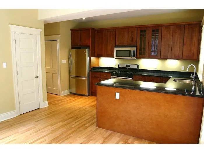 2887 Green St APT 2 photo 1