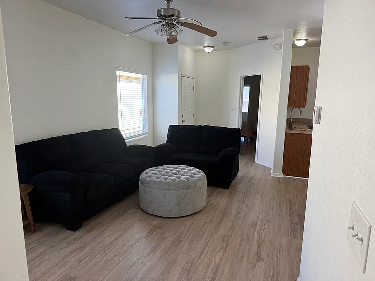 1600 Bradley Ct — Photo 7