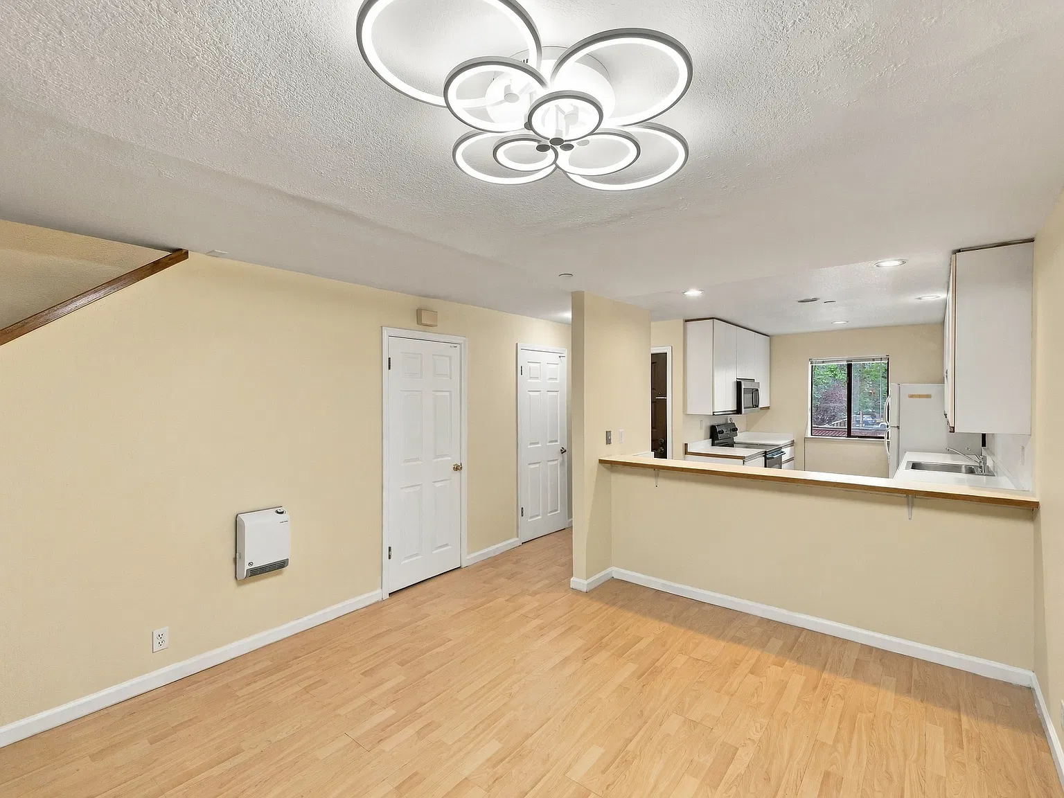 2 bed, 2.5 bath, 1224 sqft, $5,000 — Photo 4