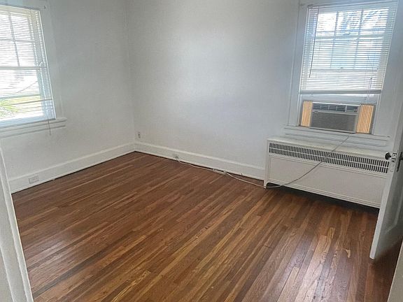 3rd image of 705 S Fred Shuttlesworth Cir