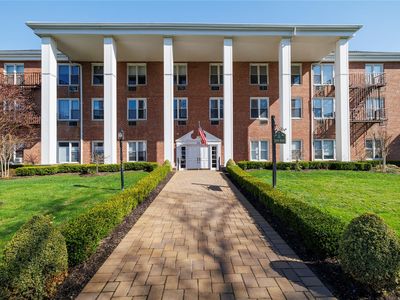 55 Lenox Road #2S, Rockville Centre, NY, 11570