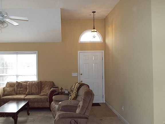 4th image of 8021 Copperfield Dr