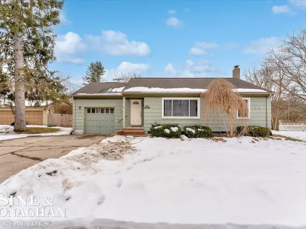 22670 W Main St, Armada, MI 48005