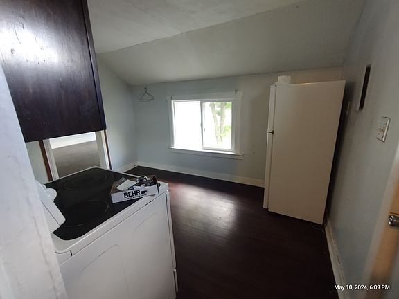 2nd image of 1615 Herbert St #1/2