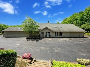 4240 Giles Rd, Moreland Hills, OH 44022