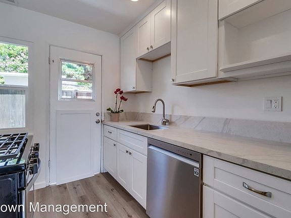 4th image of 6043 La Jolla Hermosa Ave