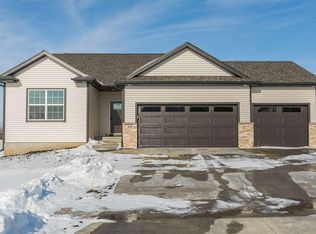 519 Davis Dr, Mount Vernon, IA 52314