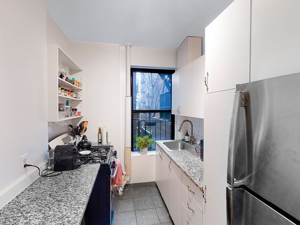 1st image of 305 W 19th St APT 21