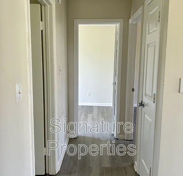 412 Virginia St — Photo 8