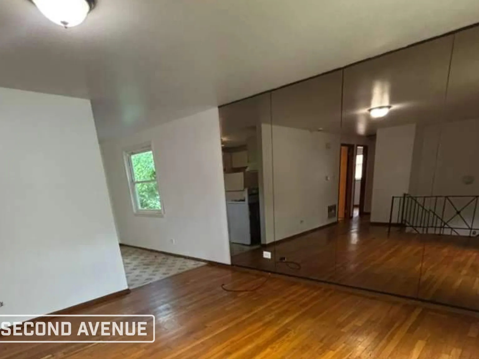 4 bed, 1.5 bath, 1300 sqft, $1,849 — Photo 2