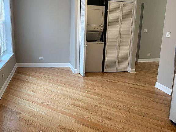 2nd image of 1644 W Pratt Blvd #E2