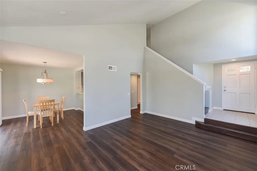 3 bed, 1413 sqft, $5,150 — Photo 4