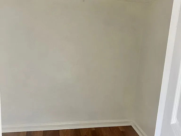 943 Chigwell Rd — Photo 11