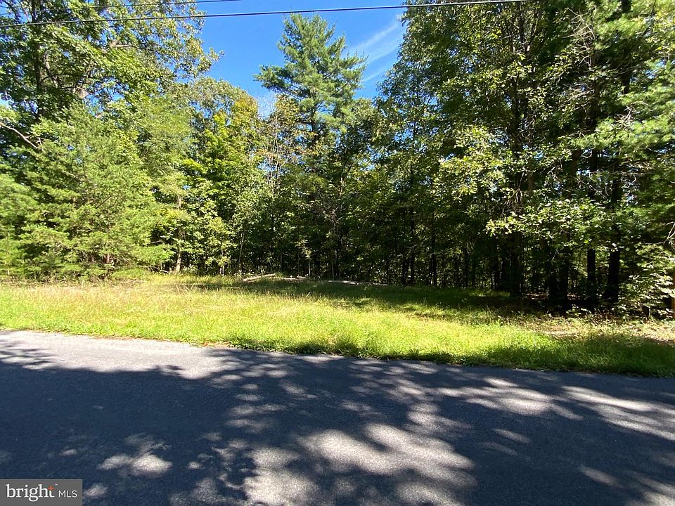1st image of 693 Peach Ridge Rd