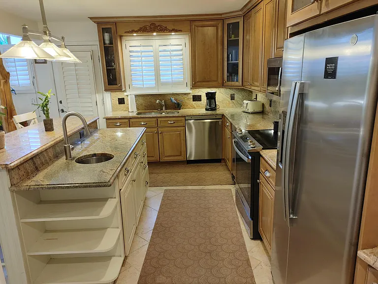 455 Delaware Dr — Photo 23