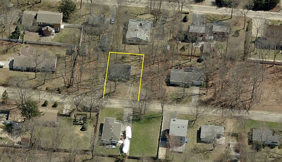 2nd image of 410 Wood Ln