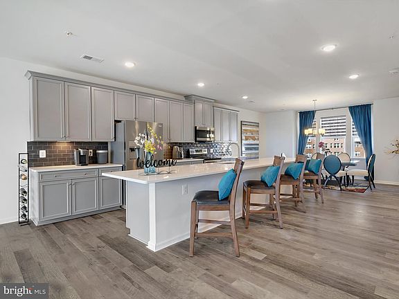 3rd image of 9741 Tealbriar Dr #250