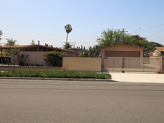 Side view - detached garage