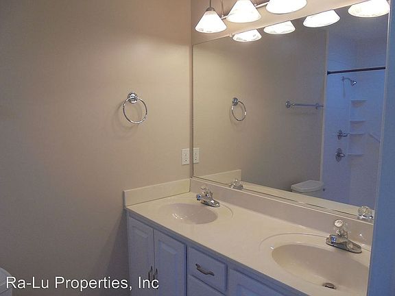 3rd image of 4975 Fiddlers Run Dr