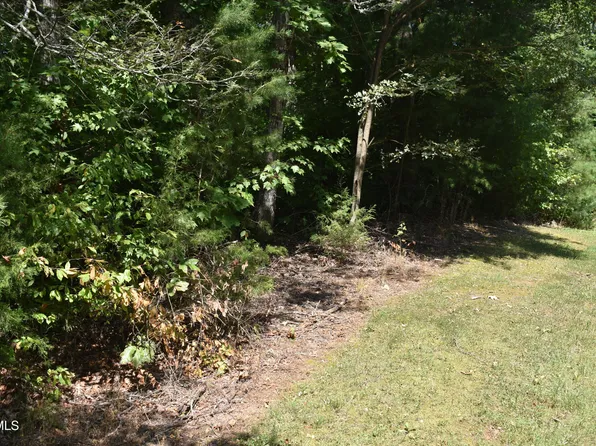 112 E River Pointe Dr, Greeneville, TN 37743