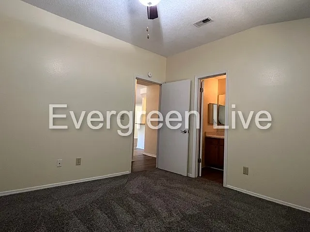 110 Barrow Ct — Photo 13