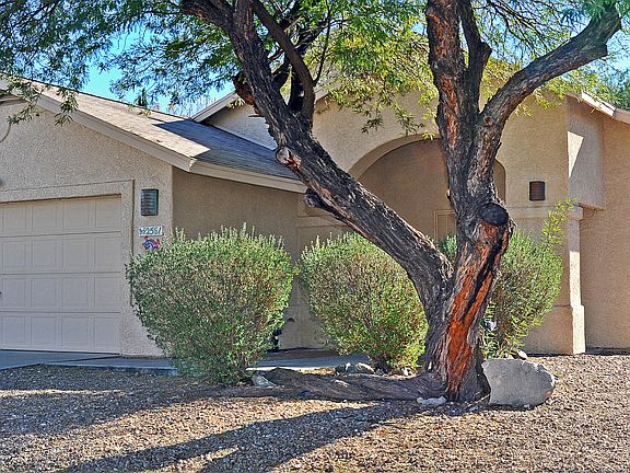 2nd image of 2561 W Blaine Ct