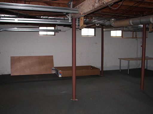 4th image of 605 Summit Dr