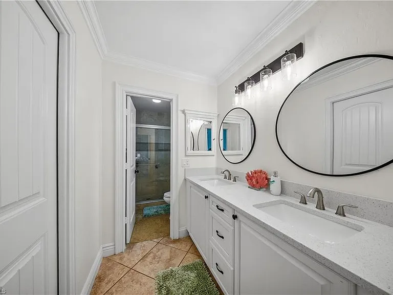 2473 Poinciana St — Photo 33