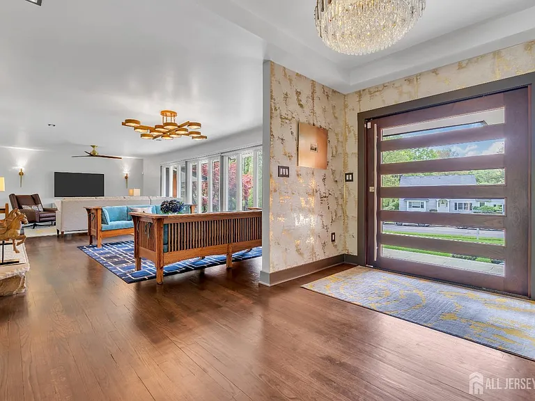 792 Partridge Dr — Photo 4