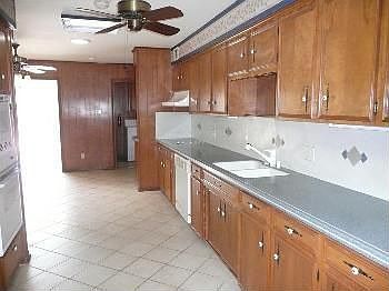 4th image of 2907 Fairway Dr
