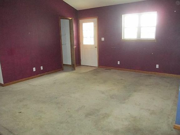 4th image of 1601 W Constitution St