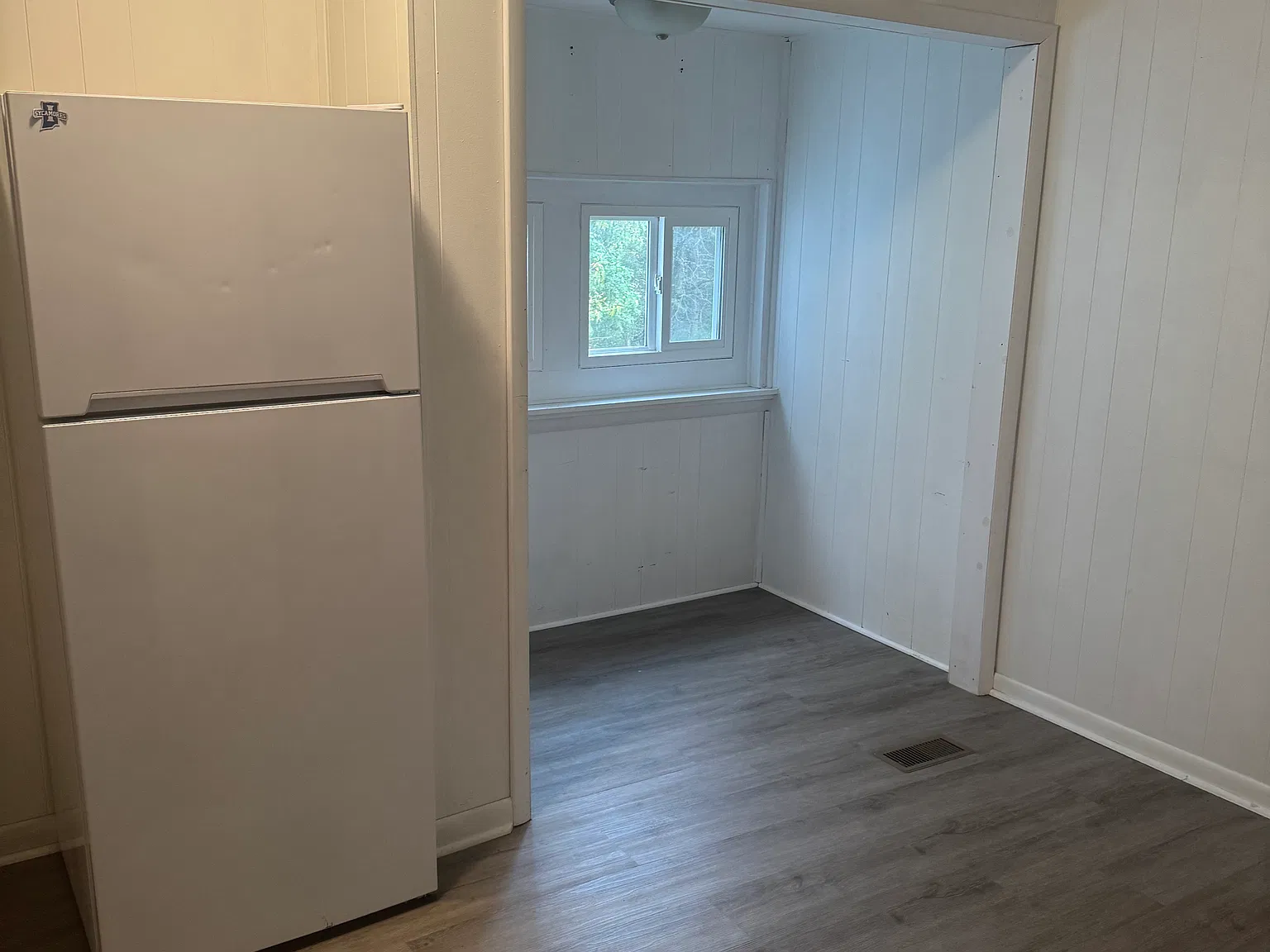 1 bed, 1000 sqft, $650 — Photo 2