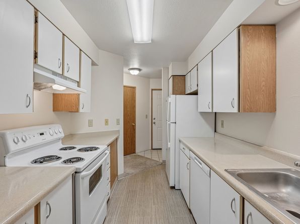 Forest Green Apartments, 9455 SW 125th Ave #14, Beaverton, O