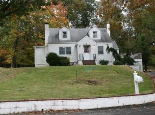 42 Bullens Ave, Wayne, NJ 07470