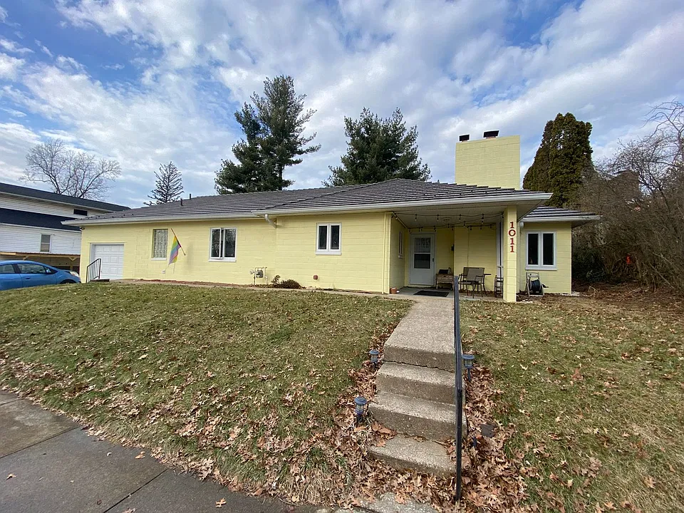 1011 E Wylie St