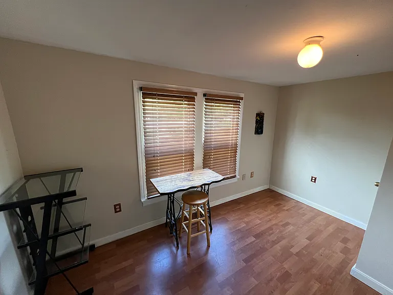 327 Malletts Bay Ave #A — Photo 12