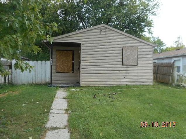 1st image of 2831 N Gladstone Ave