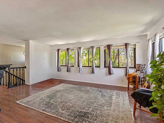 5th image of 11 S Clark Ln