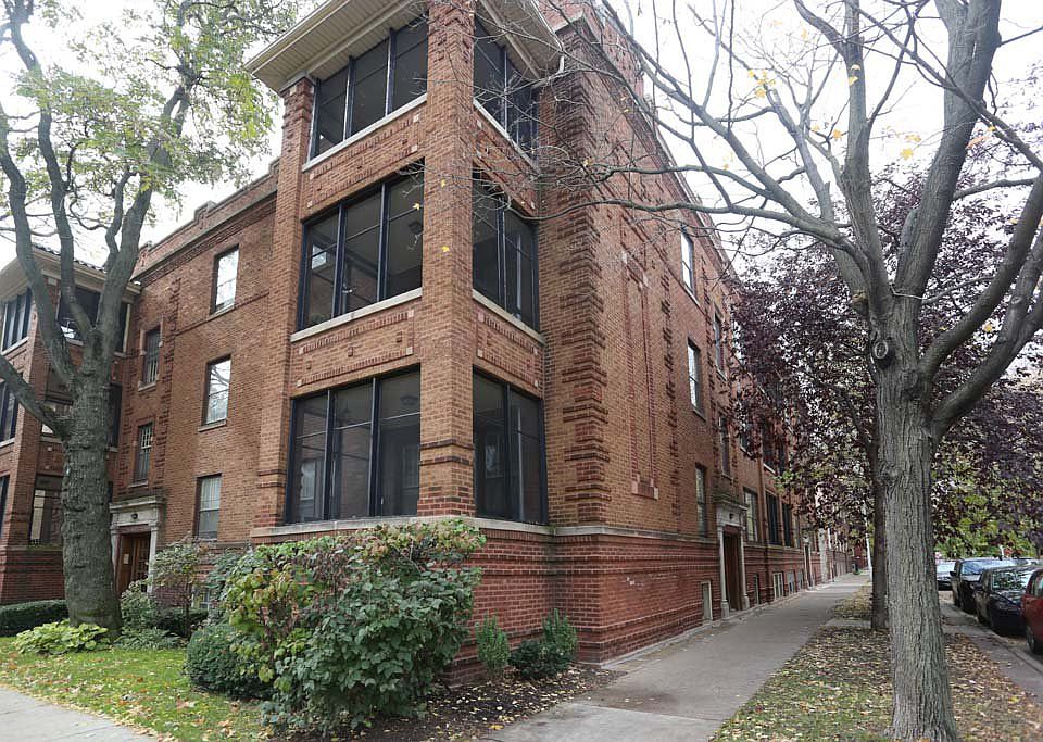 1st image of 2455 W Sunnyside Ave