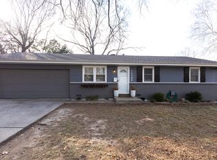 1249 S Belcrest Ave, Springfield, MO 65804