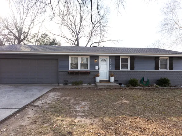 1249 S Belcrest Avenue, Springfield, MO 65804