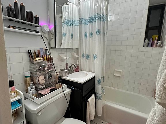 3rd image of 410 E 74th St APT 1E
