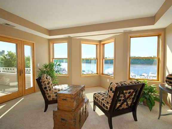 Sitting Room w/River View