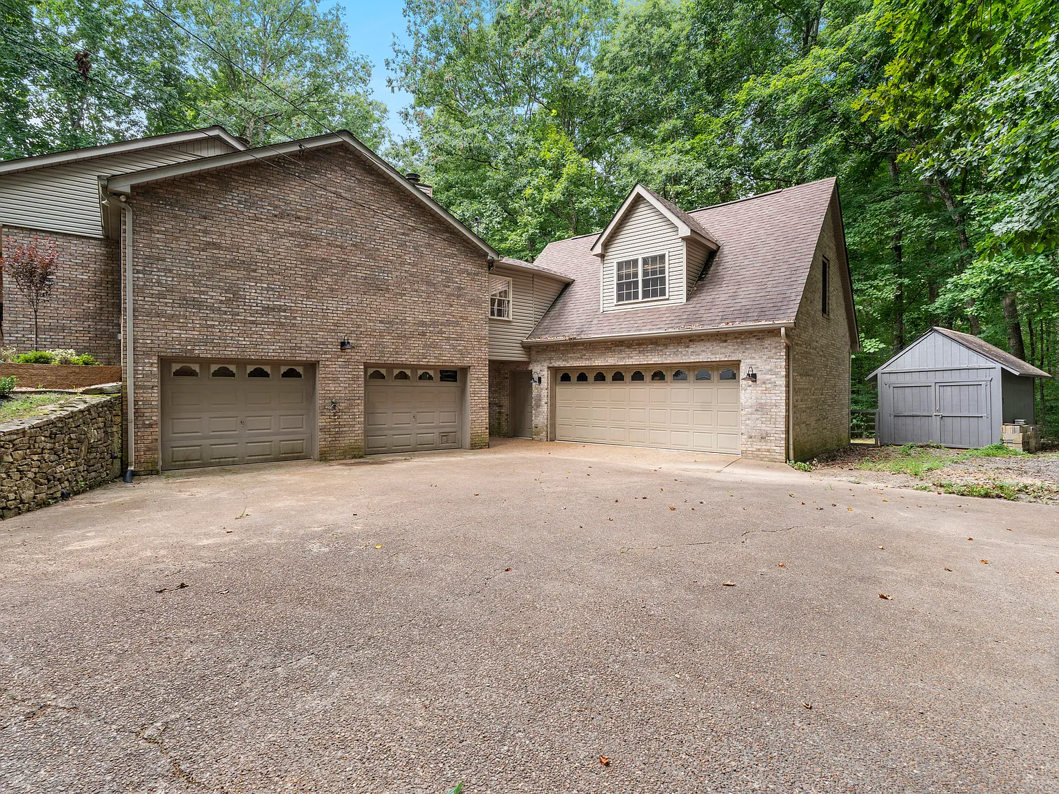 3 bed, 2350 sqft, $2,995 — Photo 4