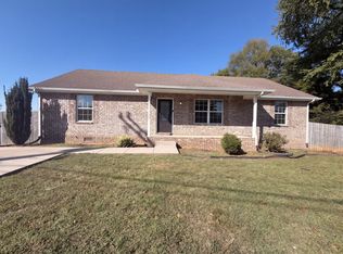 141 Thacker Dr, Portland, TN 37148