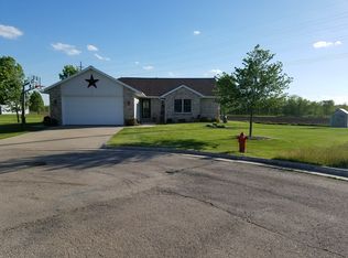 534 Cattail Ct, New London, WI 54961