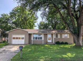 2114 Walnut St, Yankton, SD 57078